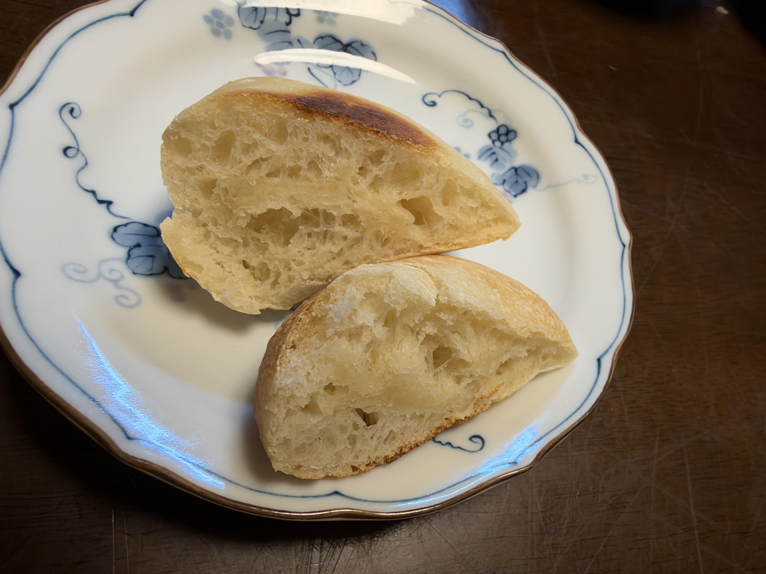 プチパンの断面