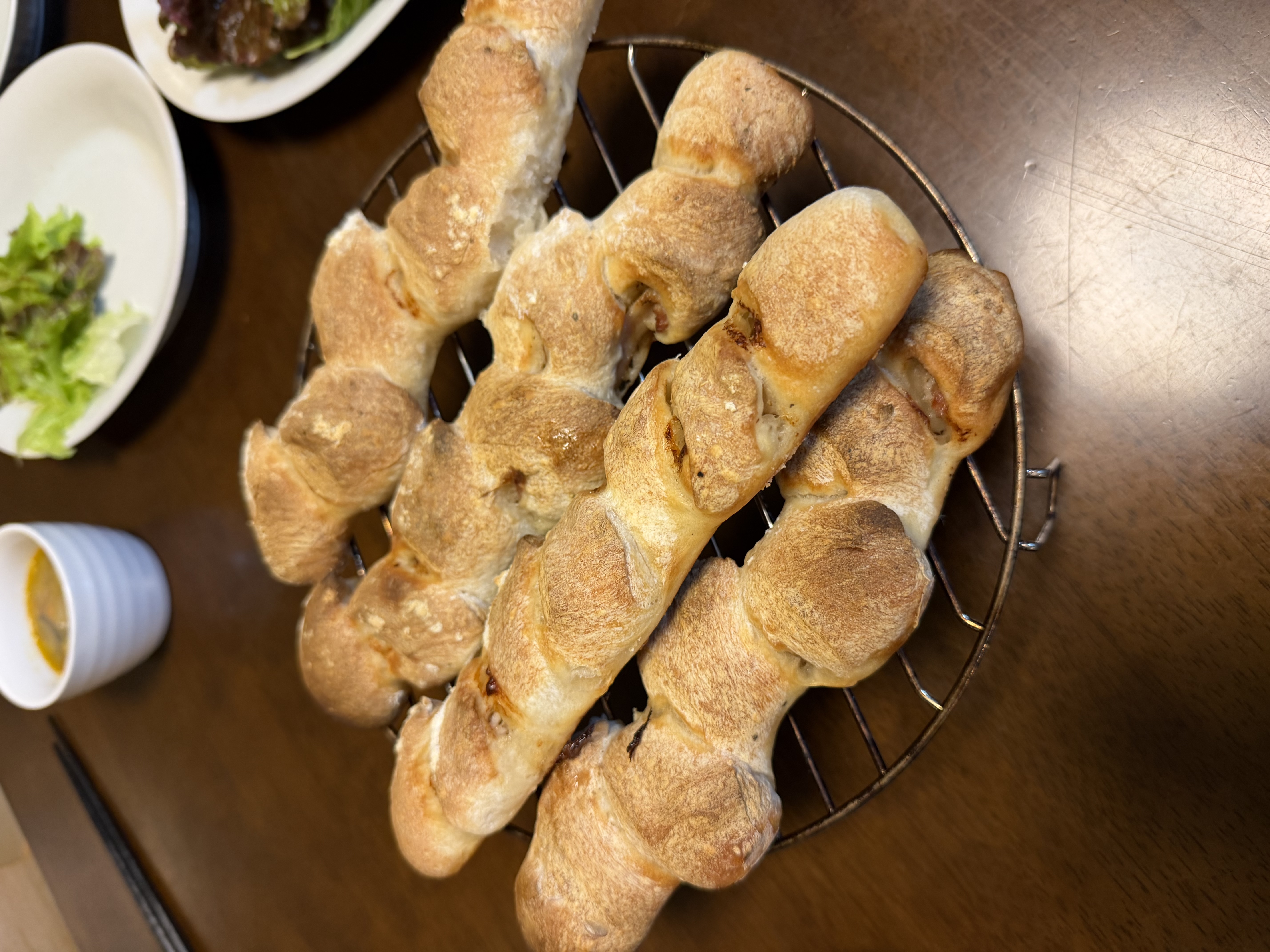 焼き上がりのベーコンエピ 5本