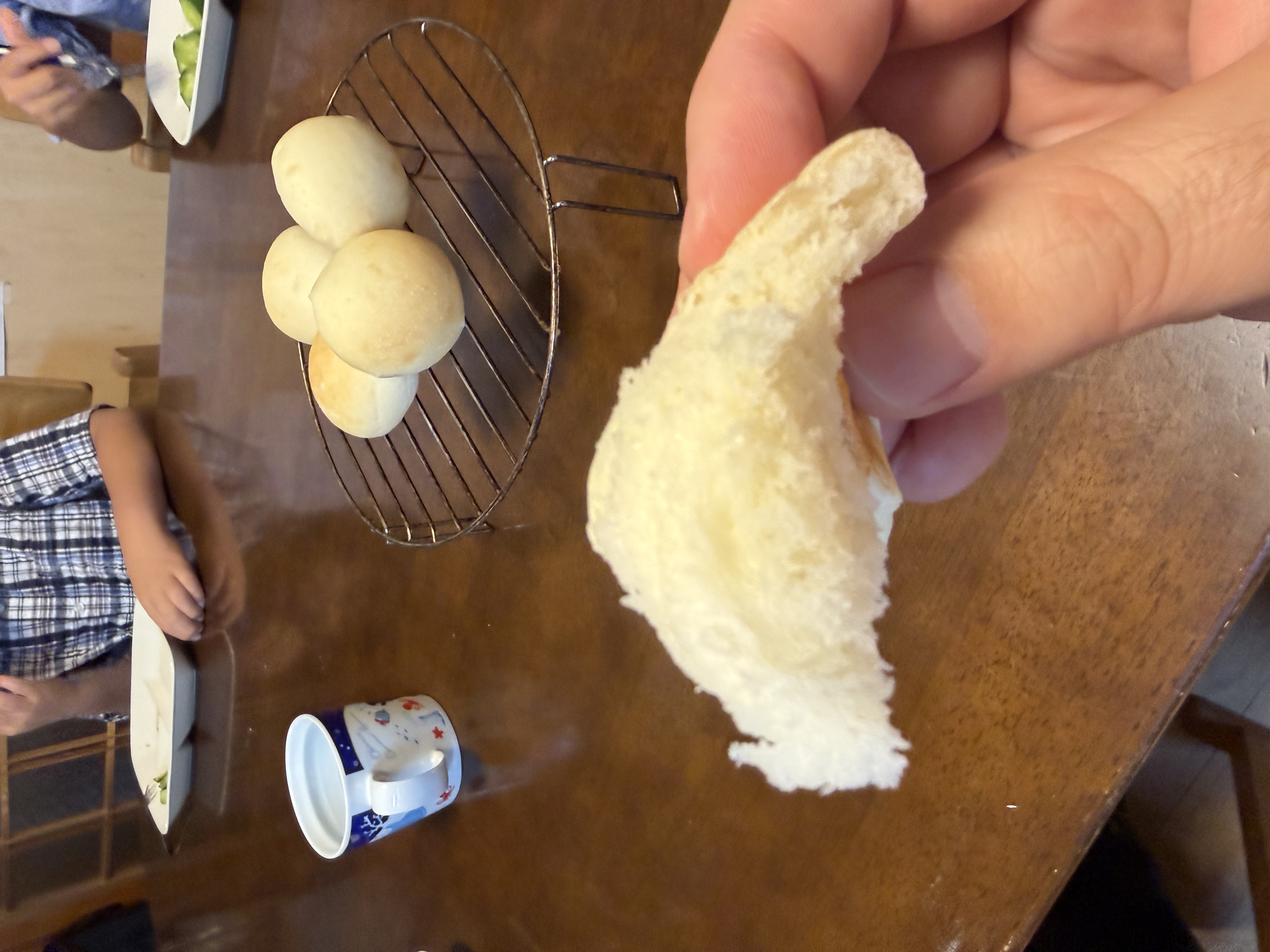 朝食風景とクラムの様子
